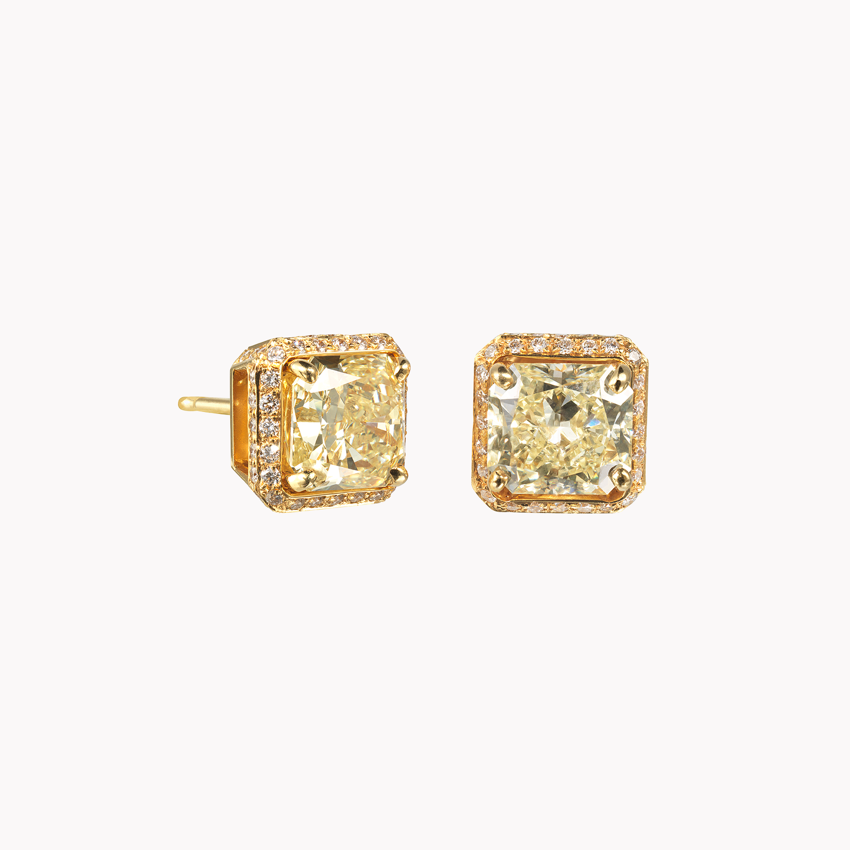 18kt Yellow Gold Diamond Earrings