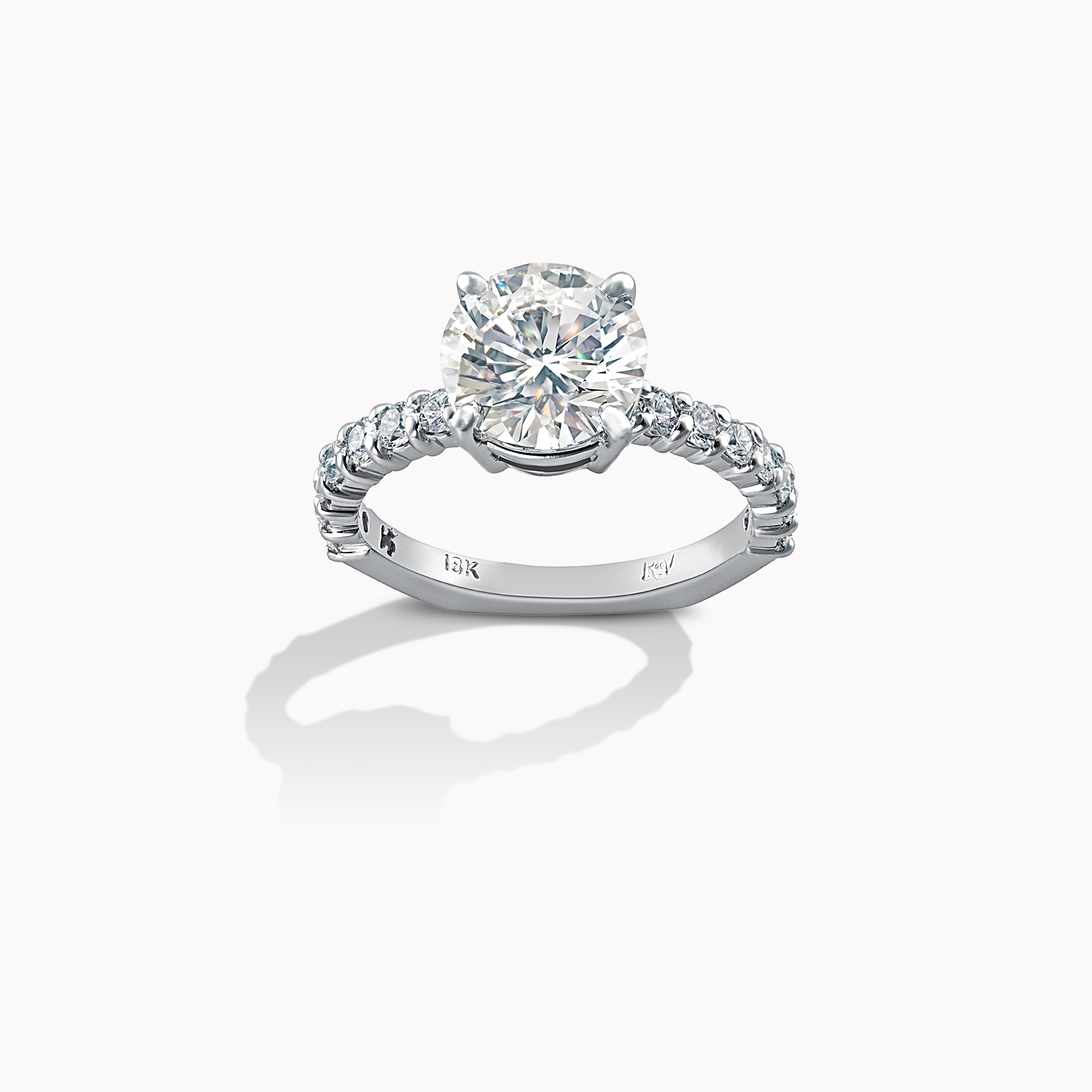 18kt White Gold Diamond Ring