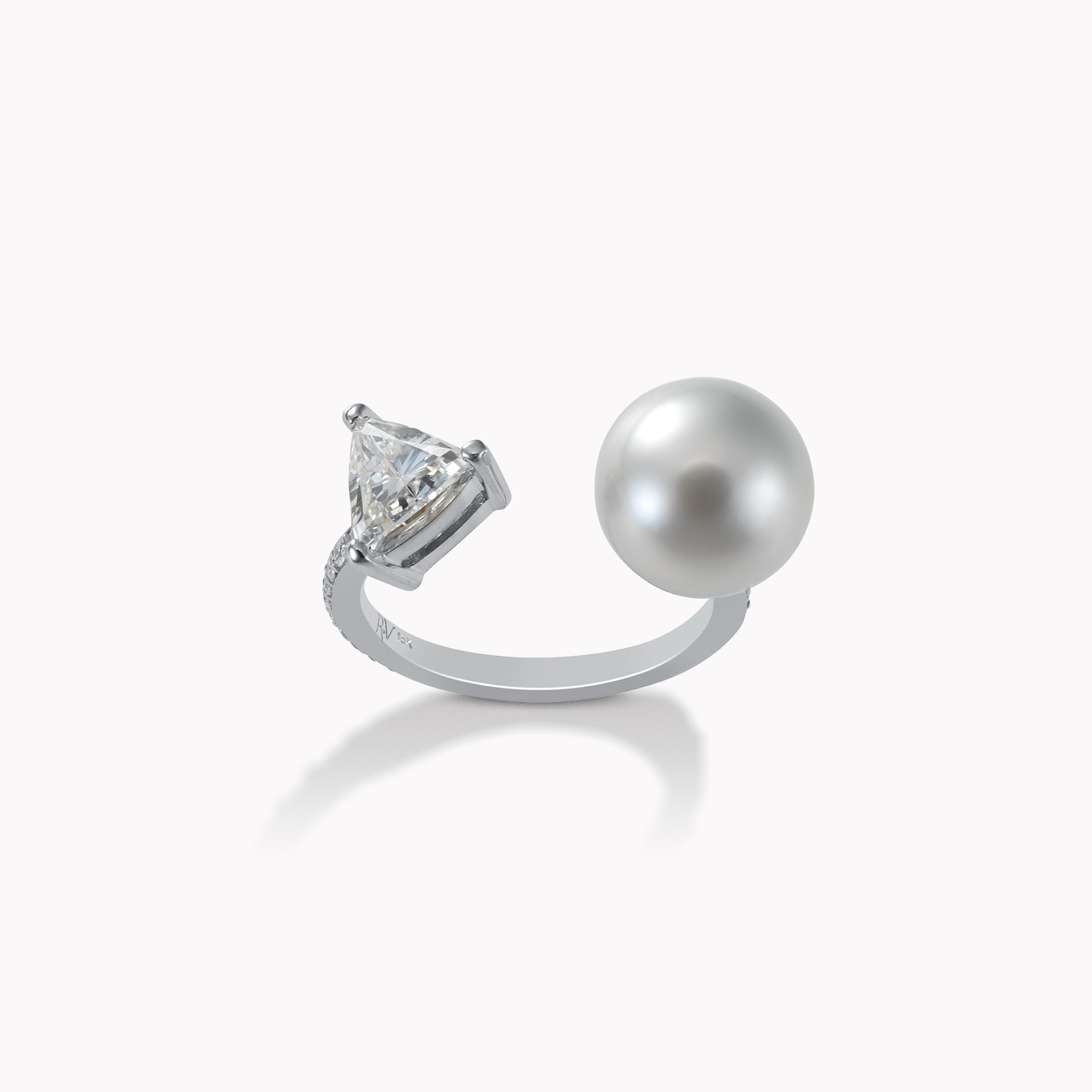18kt White Gold Pearl and Diamond Ring
