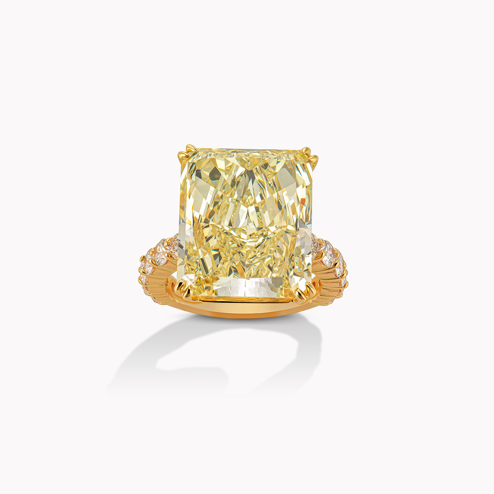 18kt Yellow Gold Diamond Ring