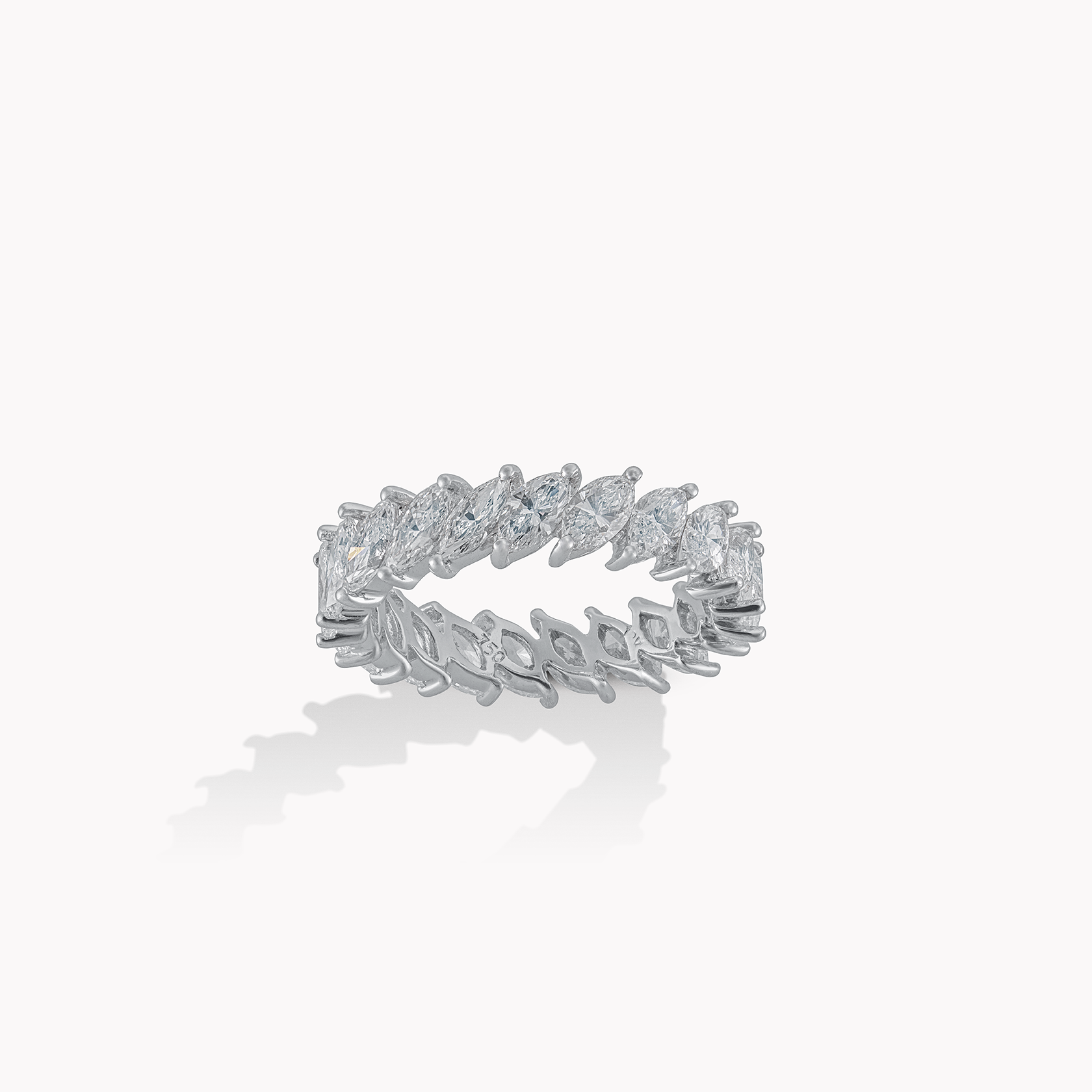 18kt White Gold Diamond Ring